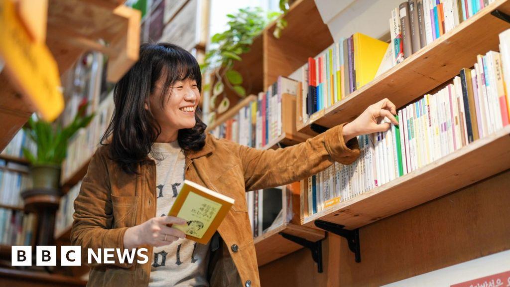 The South Korean authors rising above a tide of hate to become bestsellers (BBC)