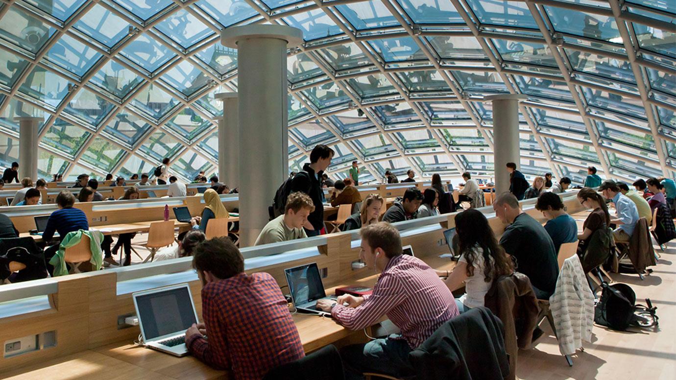 UChicago will offer free tuition for families with incomes below $250,000, greatly expanding undergraduate aid