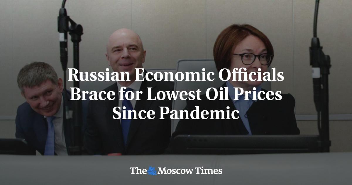 Russian Economic Officials Brace for Lowest Oil Prices Since Pandemic