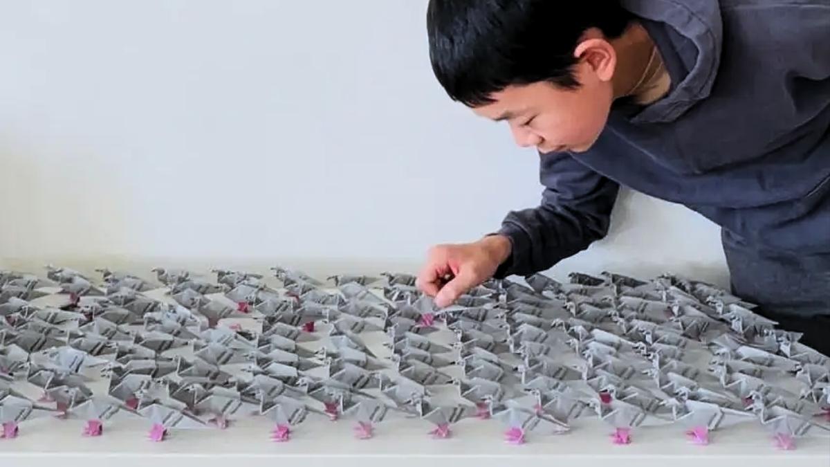 A 14-year-old has won a prestigious prize for their origami creation, boasting the astonishing ability to hold 10,000 times its own weight! This remarkable feat showcases incredible innovation and design. 🏆 #Origami #YoungInnovators #STEM #GoodNews